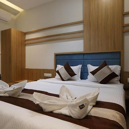 Hotel Decent Unjha Exterior photo